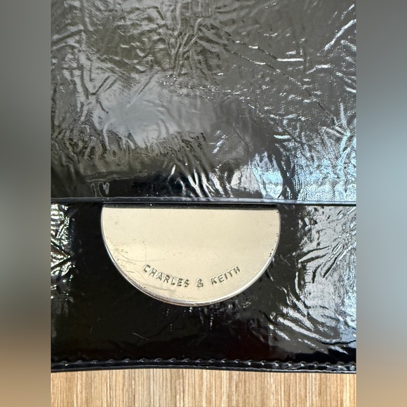 Charles & Keith Round Metal Accent Wrinkled Patent Bag - Picture 4 of 10